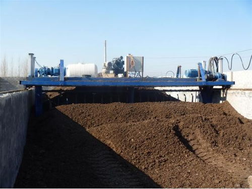 定海耙齿式发酵翻抛机 畜牧与水产有机废弃物的高效处理解决方案